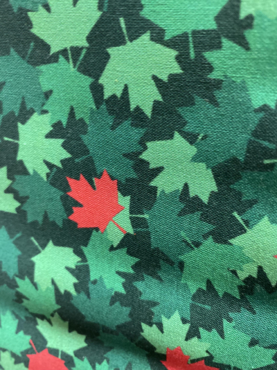 Festive Canada Green Maple Leaf